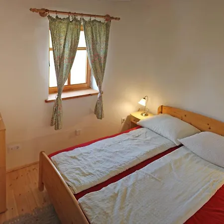 Kőszikla Apartman *